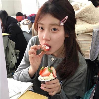 蜘蛛网中的女孩 海报